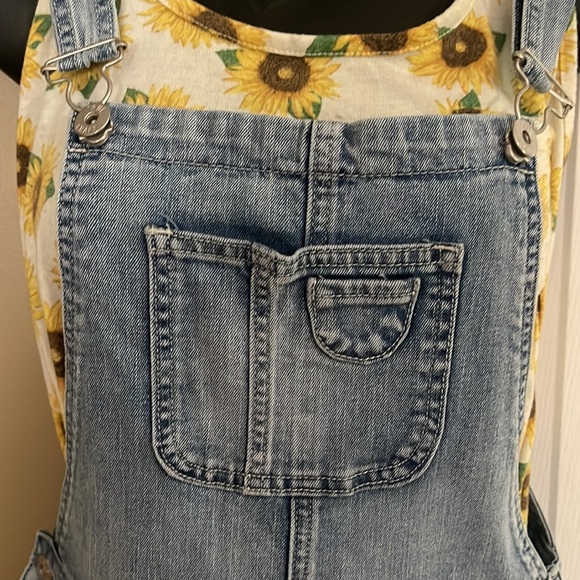 Cute kid’s jean overalls 16 - Picture 5 of 7